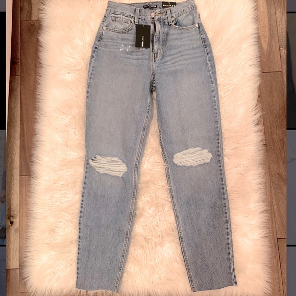 Fashion Nova distressed mom jeans - size 1 - Picture 3 of 6